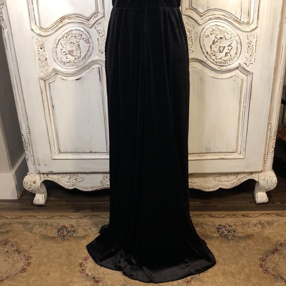 AZAZIE Beautiful Black Velvet High Front Leg Slit Optional Removable Straps S/C - Picture 9 of 16